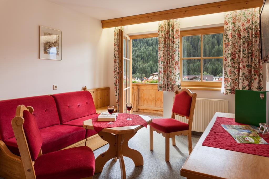 Hotel Garni Hanslerhof " Urlaub Am Bauernhof " 겔로스 외부 사진